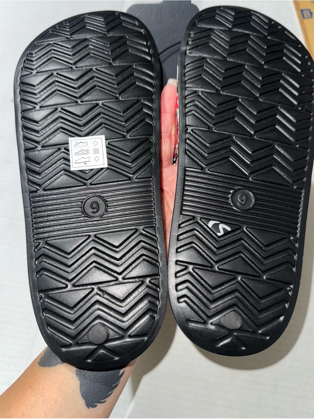 Ed Hardy Black & White Slide Sandals women’s size 9 BNWT - Picture 3 of 5